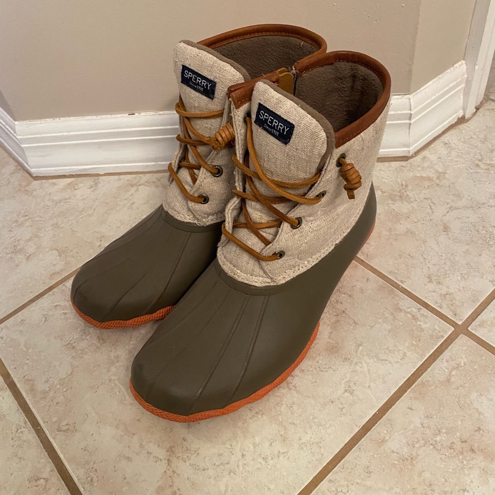 Women’s sperry duck boot